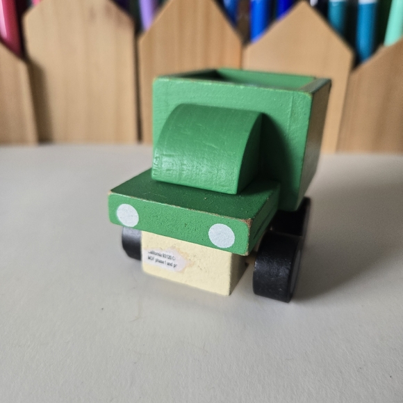 Wooden Devrian Global Industries Recycle Truck Garbage Toy Green Tilts 3in City - Picture 3 of 15